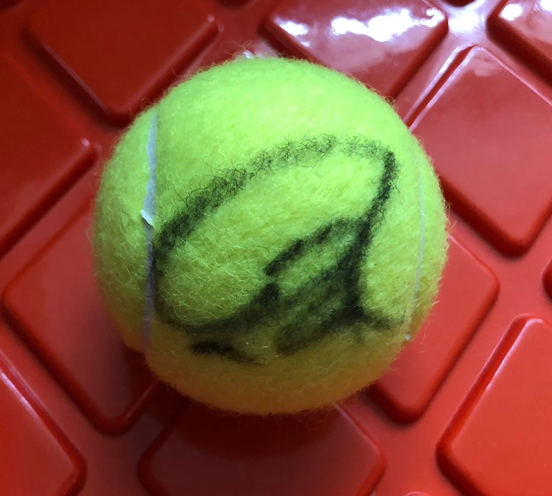 Preços baixos em Rafael Nadal Bolas de Tênis Autografada | eBay