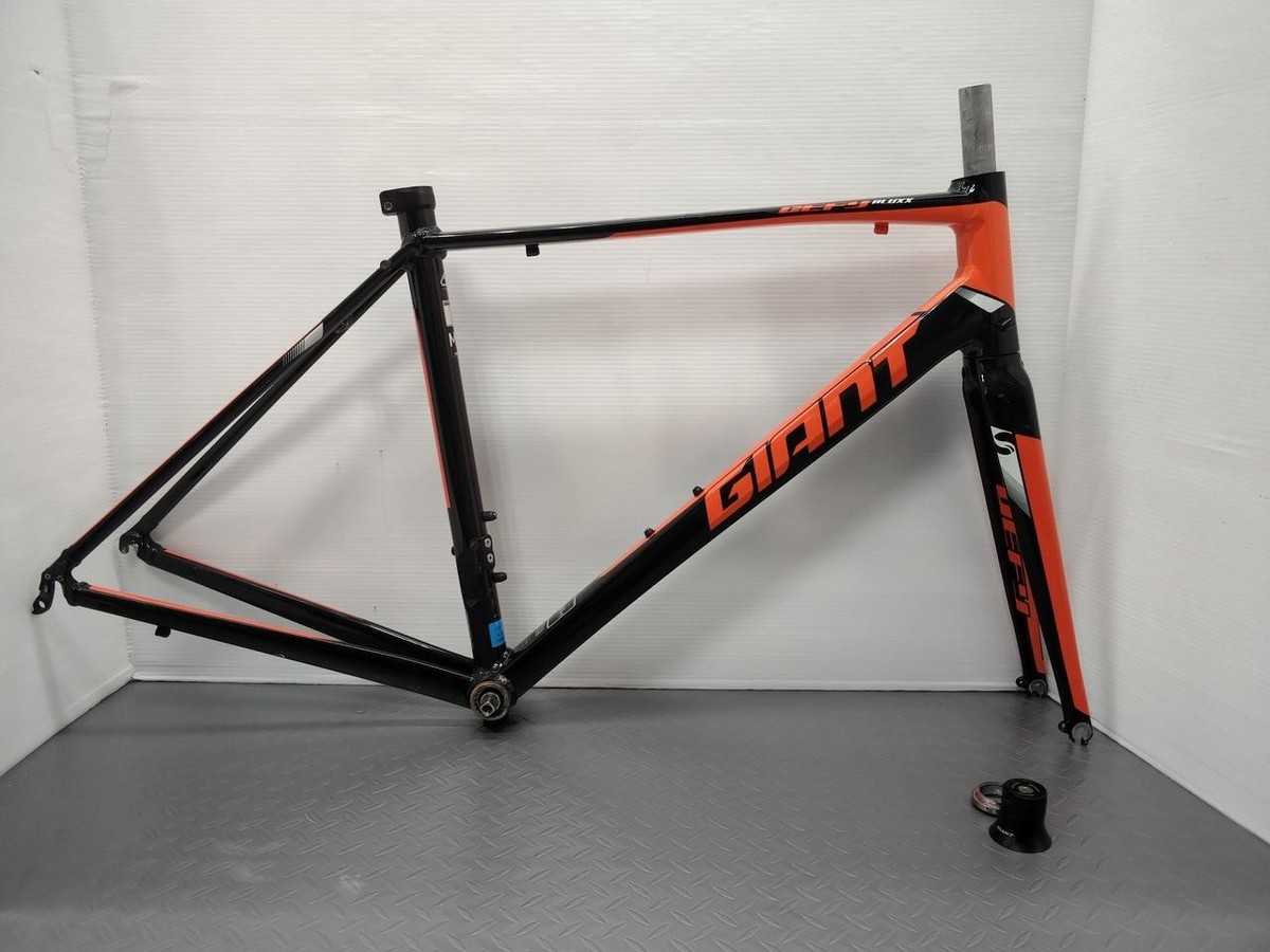 GIANT DEFY4 【訳あり特別価格！！】 GIANT defy4 GIANT DEFY4 【訳あり特別価格！！】