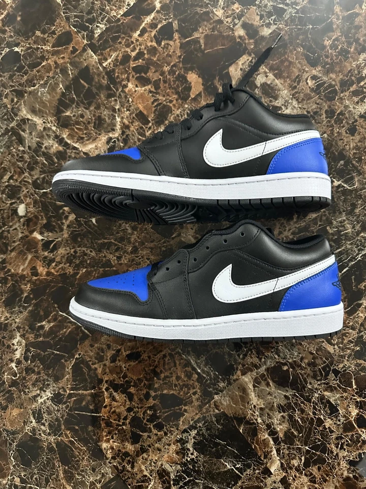 NUEVO, NUNCA USADO AIR JORDAN 1 BAJO NEGRO/BLANCO JUEGO ROYAL EE. UU. TALLA 9 Foto 3 de 4