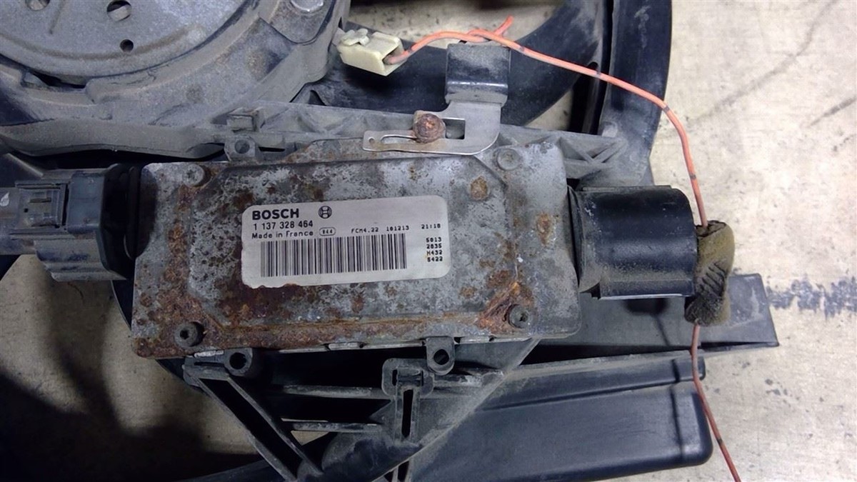 2009-13 Mazda 3 Cooling Fan Control Module OEM 1137328464 for sale