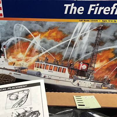 Revell The Firefighter Model Kit 85-5029 Harbor Fire Boat 1:87 Open Box