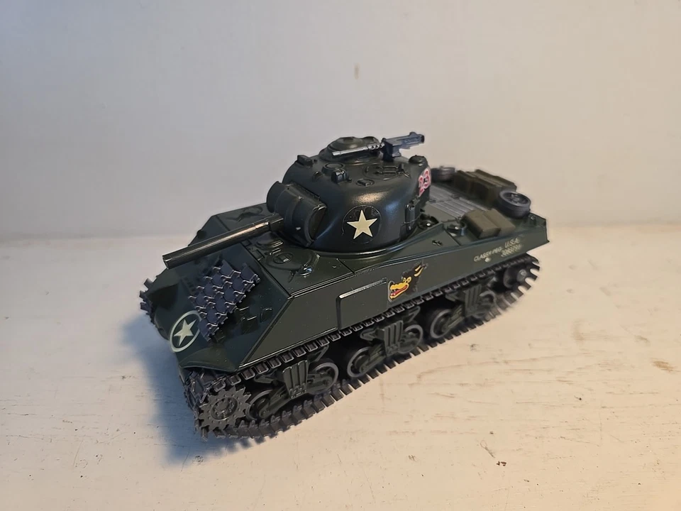 New Ray Battery Operated Green Army Tank 1/32, Classy Peg #23 - HEAVY - Image 3 of 4