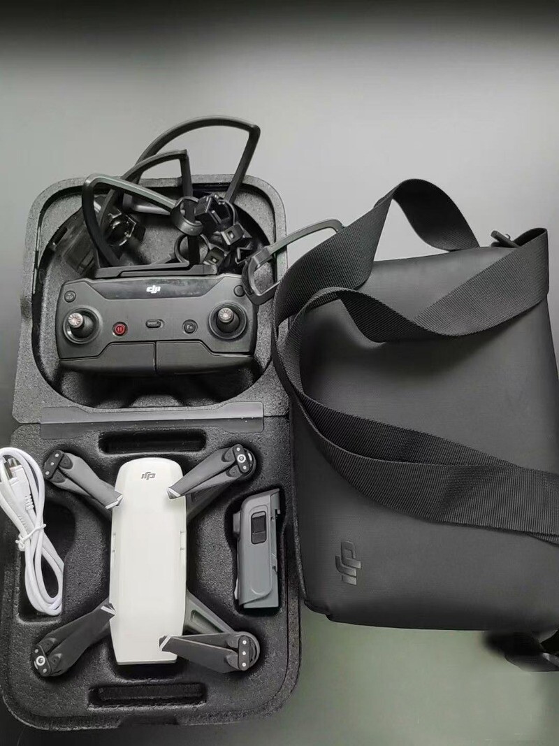 DJI Spark Portable Mini Drone Alpine White FAST SHIP 98% NEW