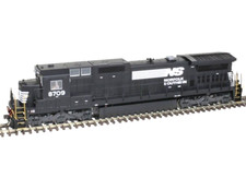 Atlas HO Scale ~ Norfolk Southern ~ Dash 8-40C #8709 ~ Master DC ~ 10004188