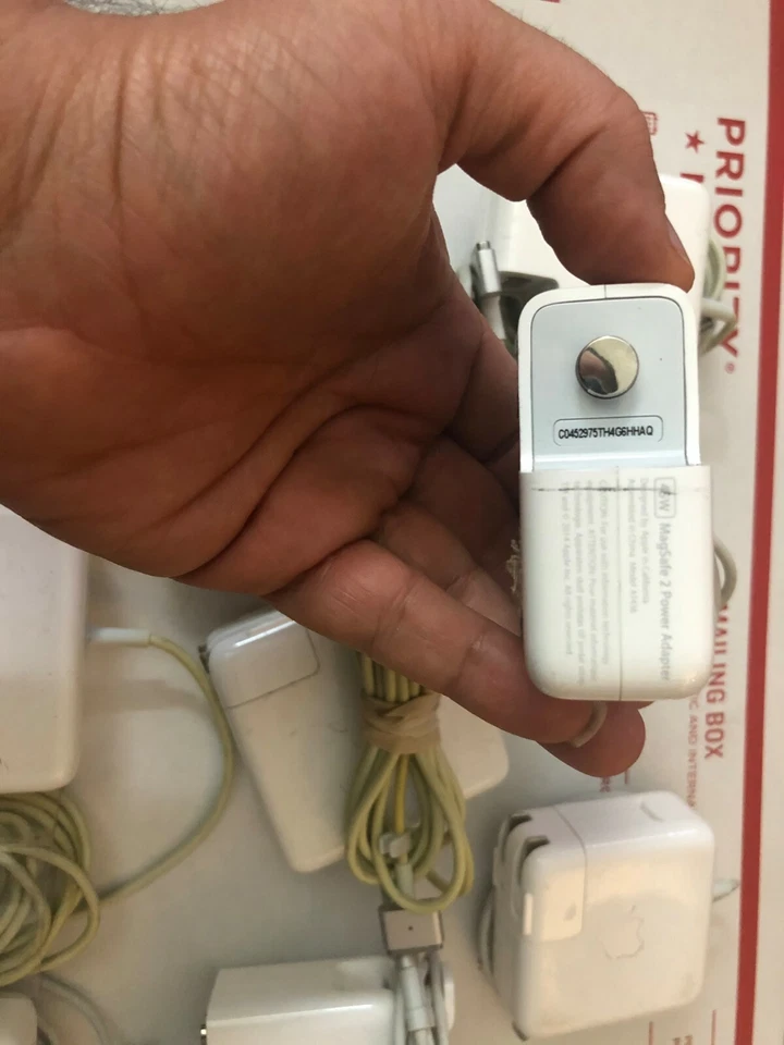 Lot of 9 Pieces of Unsorted Original Apple Charger 45w, 60w, 85 All Original - Image 4 of 4
