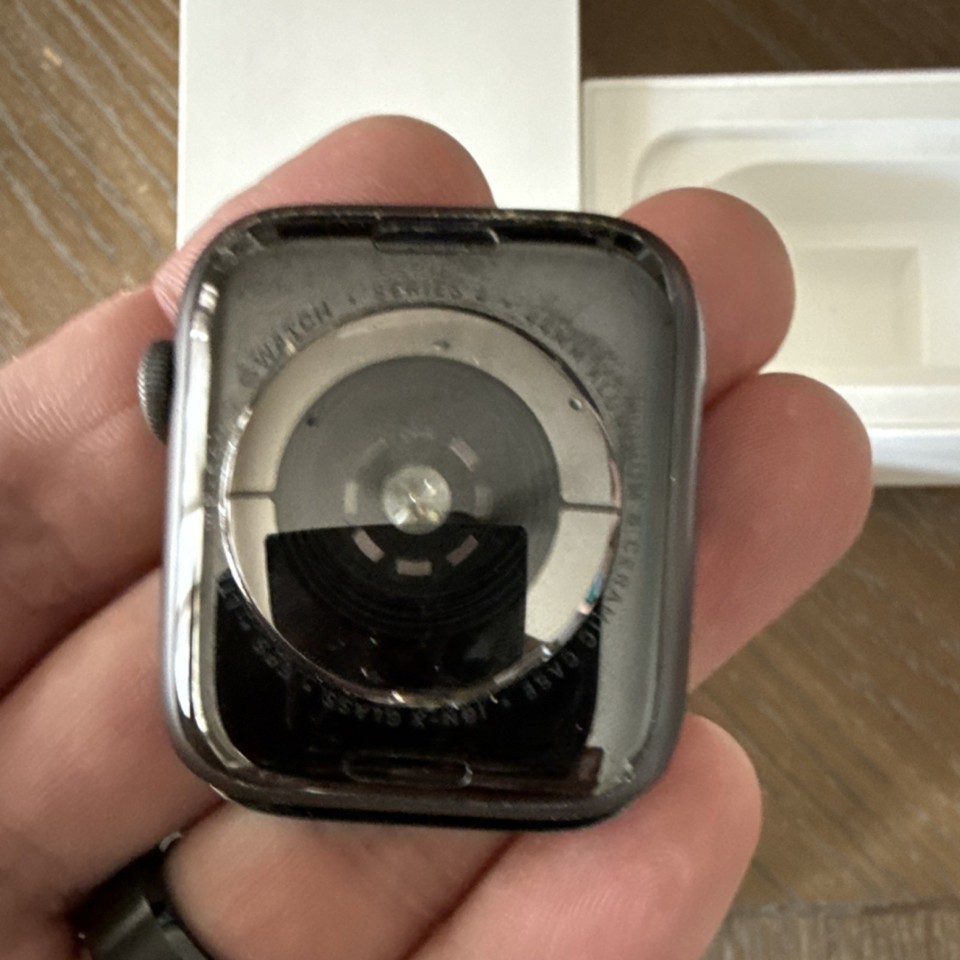 Apple Watch Series 4 44mm Ceramic Case Black Compatible with iOS ...