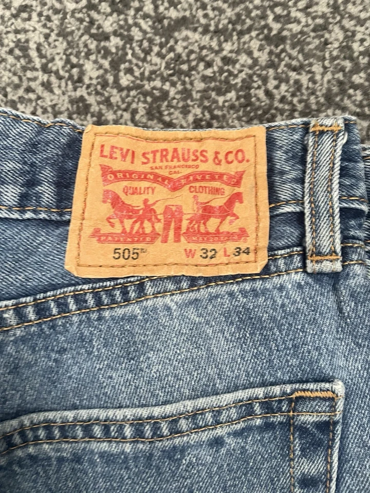 Levi's 505 Men's Regular Fit Straight Medium Wash Blue Denim Jeans W32 L34, photo 2 of 5
