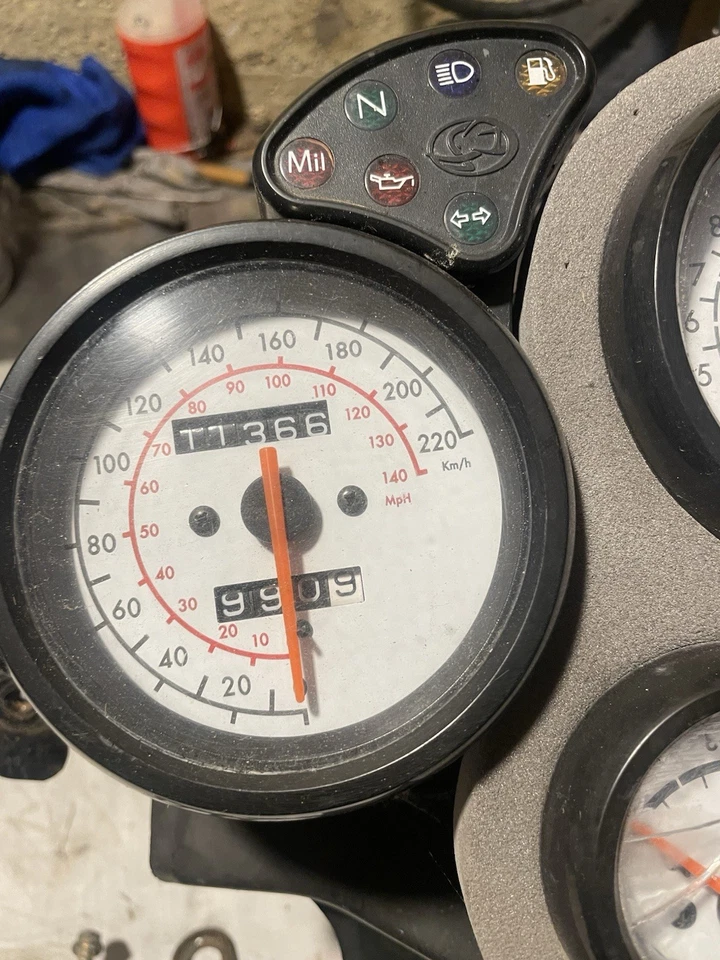 Relojes y soporte de reloj Cagiva Mito SP 525/125 2011 a 2012 Foto 2 de 4