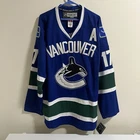 Reebok Vancouver Canucks Kesler Number 17 Jersey Size 52 NWT - Stain on Name