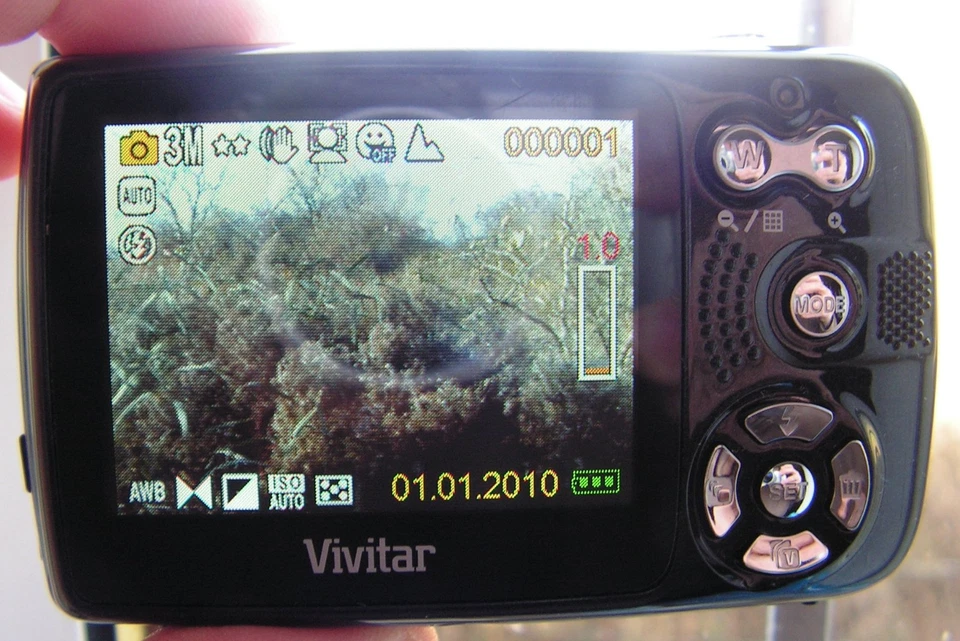 VIVITAR VIVICAM 7024 DIGITAL CAMERA - 7.1MP SD AAA Batteries - Fully Working - Image 2 of 4