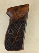 SIG P210 Walnut Chkrbck/Txtr w/LOGO Pistol Grips w/BOTTOM MagRel WITH Lanyard U1