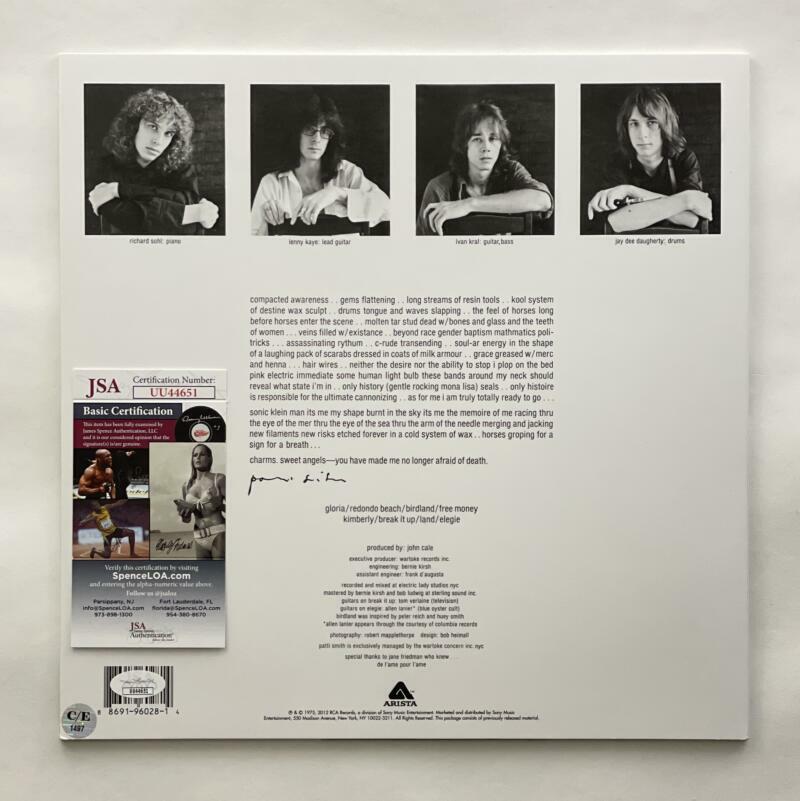 PATTI SMITH SIGNED AUTOGRAPH ALBUM VINYL RECORD - HORSES
