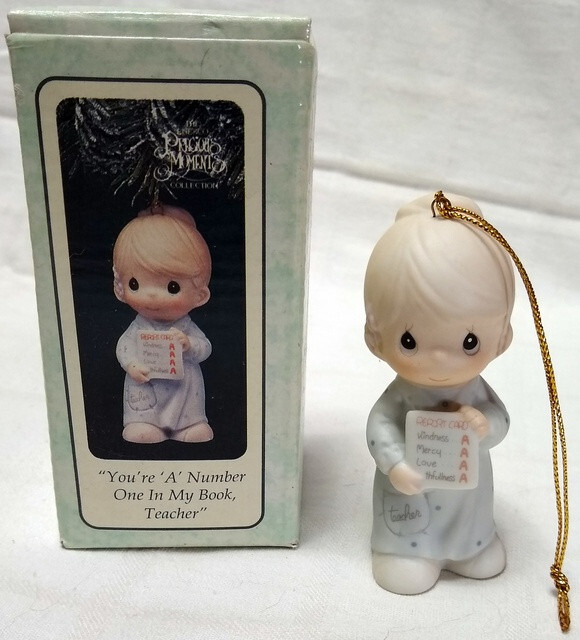 1995 PRECIOUS MOMENTS Teacher Ornament YOU’RE A #1 IN MY BOOK, TEACHER