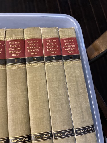 1950 The New Funk & Wagnalls Encyclopedia Set Of 24 Books - Picture 8 of 10
