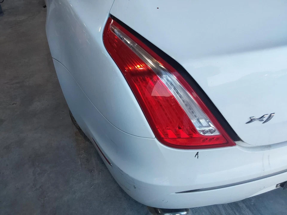 Used Left Tail Light Assembly fits: 2013 Jaguar Xj Left Grade A - Изображение 3 из 4