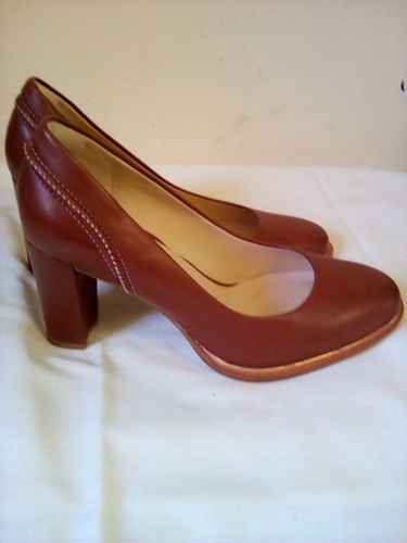 Women's Clarks Size 6 Smooth Burgundy Leather Heal New - Picture 4 of 8