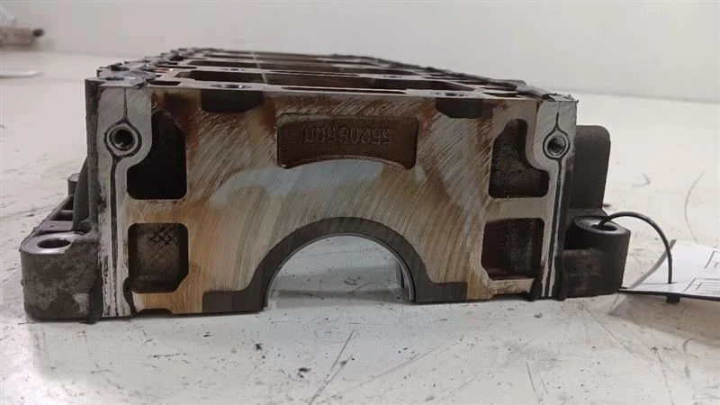 Tapa principal del cigüeñal bloque motor Dodge Dart 2013 2014 2015 2016 Foto 4 de 4