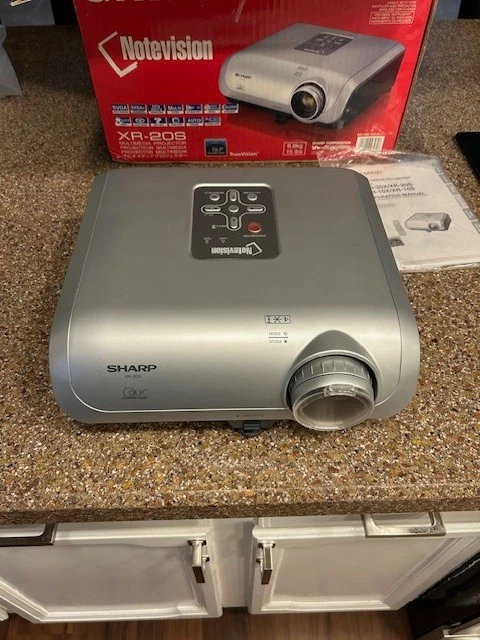 Vintage NOS Sharp Notevision XR-20S DLP Projector - New - Image 4 of 4