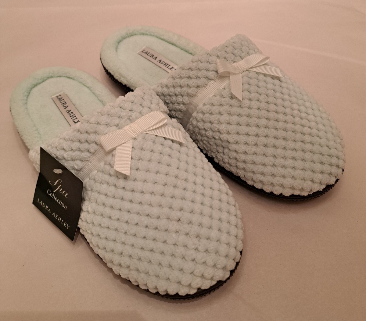 Laura Ashley Spa Collection Seafoam Green Ladies Slippers Size 1/2 1/2