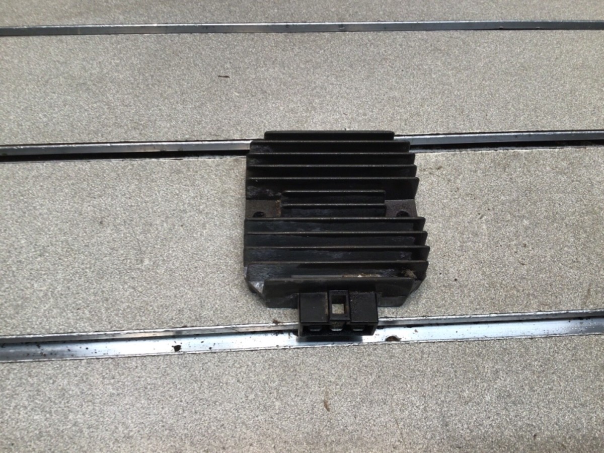 Kawasaki ZX600,600R,Ninja,1988,voltage regulator,OEM,charging