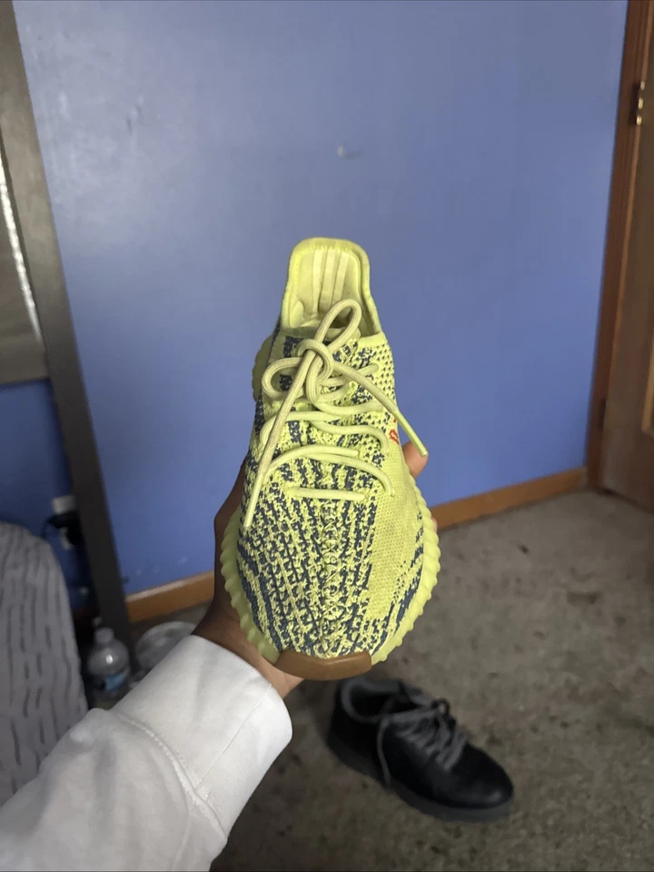 adidas Yeezy Boost 350 V2 slight worn box slightly good condition - Image 4 of 4