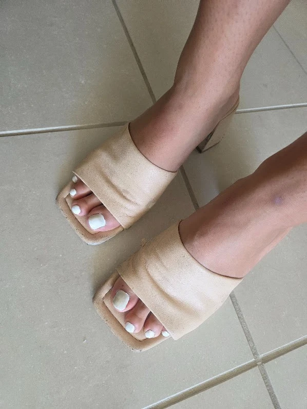 Worn Womens Heels Size 6.5 - Image 2 of 4