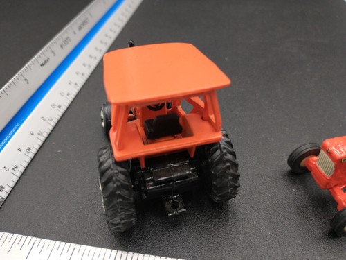 2 Vintage Ertl Allis-Chalmers Tractors #8070 and #D19 1:43 Die-Cast #1806 - Picture 3 of 14
