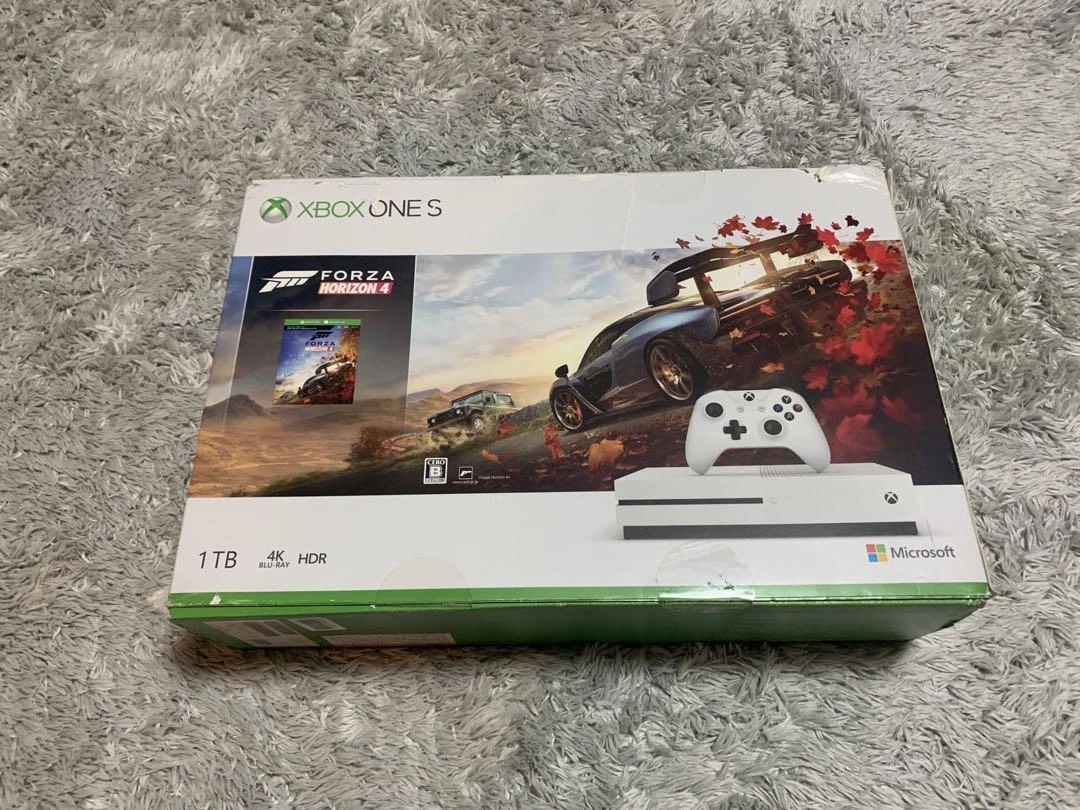 XBOX ONE S 1TB (FORZA HORIZON4 bundled version) complete with