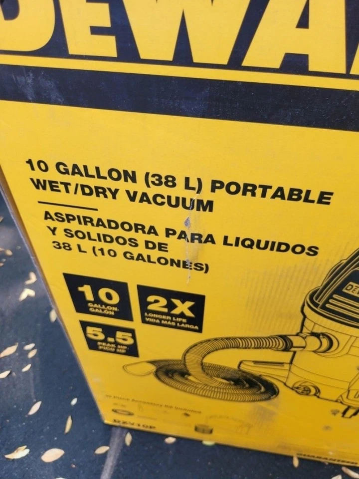 DEWALT DXV10P 10 Gallon (38L) 5.5 HP Corded Wet/Dry Shop Vacuum - Image 2 of 4