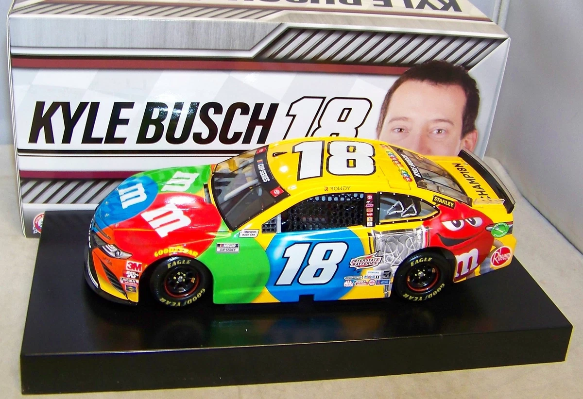 Preços baixos em Carros de corrida Kyle Busch Toyota de metal