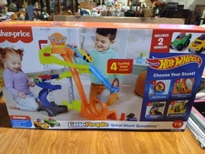 Fisher Price Little People Hot Wheels Spiral Stunt Speedway Race Track Playset