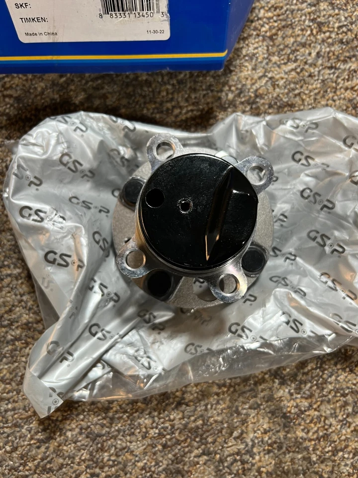 Conjunto de cojinete y buje de rueda trasera GSP North America 530034 para Nissan Kicks 18-20 Foto 3 de 4