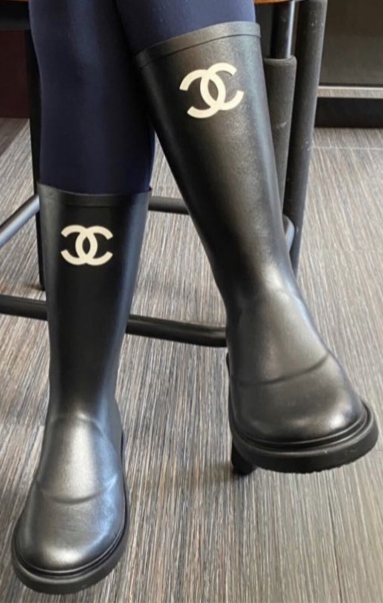 Chanel Black Caoutchouc CC Logo Rubber RainBoots 38 | eBay Chanel Black Caoutchouc CC Logo Rubber RainBoots 38 | eBay
