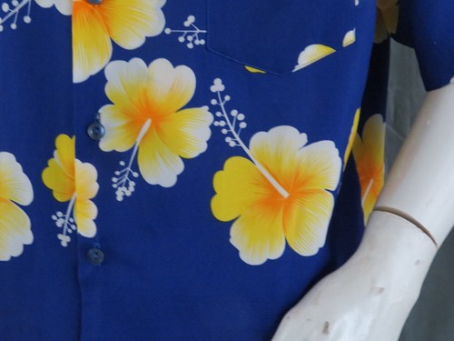 Vintage Hawaiian Shirt - Blue and Yellow Floral Pattern by Hilo Hattie - Mens XL - Picture 3 of 10
