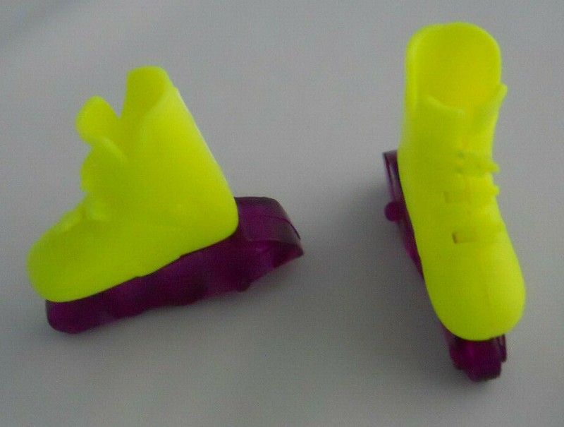 Barbie Doll Rollerblade In-Line Skates Snap Shoe Footwear Roller 90s Hot Skating