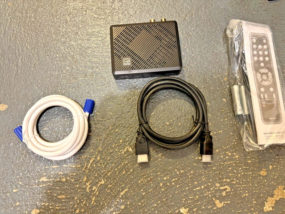 Caja Receptor TV Adaptador de Transporte Digital Cisco DTA 271HD, Cables, Control Remoto incluido Foto 2 de 4