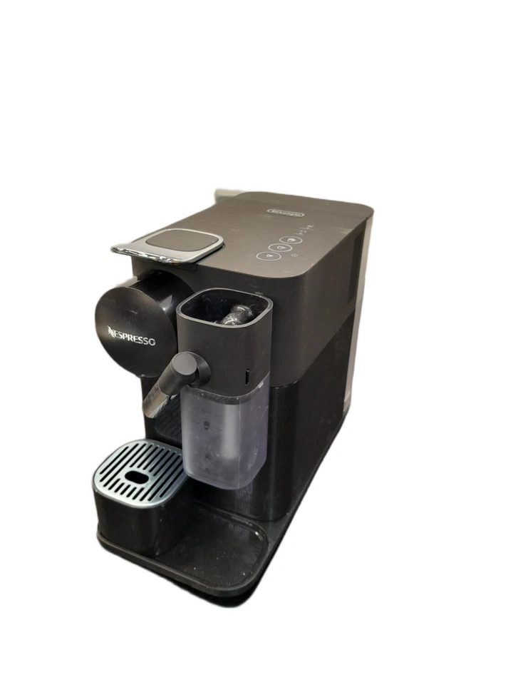 Nespresso Lattissima One, photo 1 of 5