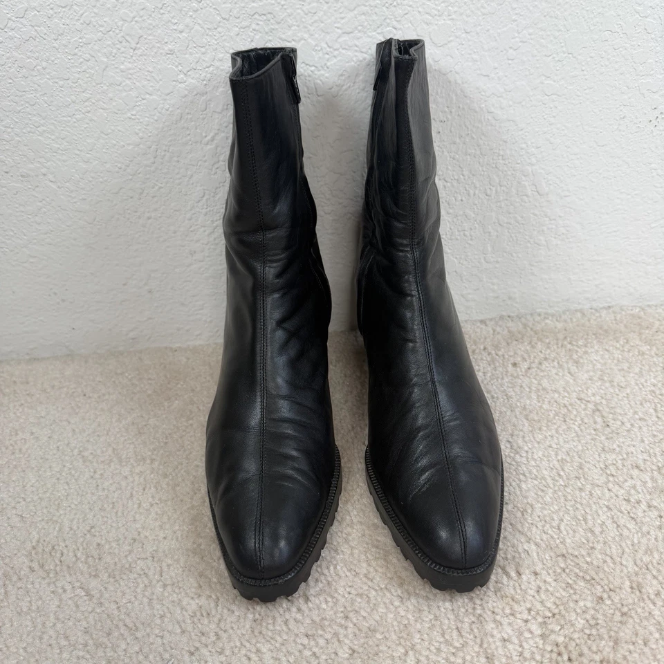 VINTAGE DKNY Black Genuine Leather Ankle Boots Size 9.5 B Mid Heel Zip Up ITALY - Image 3 of 4