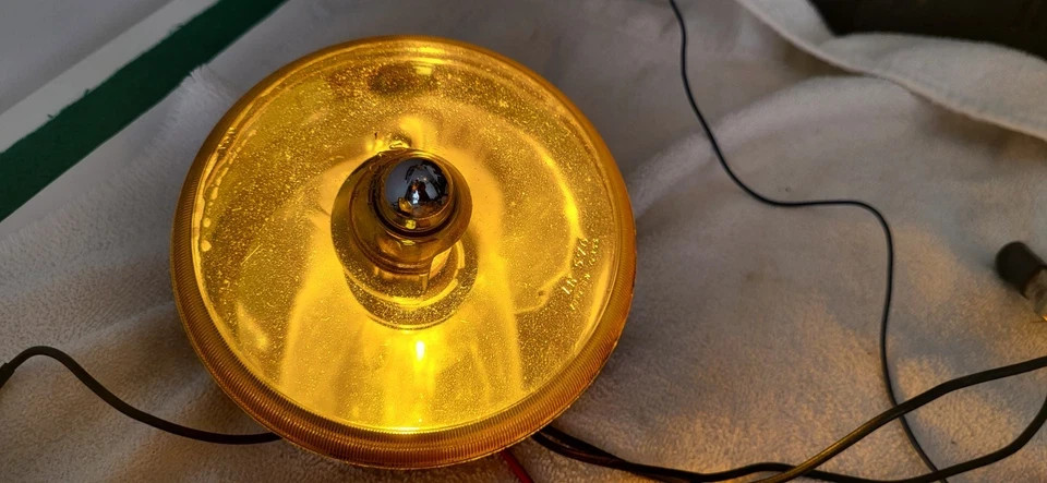 1 ) Yellow Lucas Driving Fog Light SLR 576 Lamp Spotlamp Original