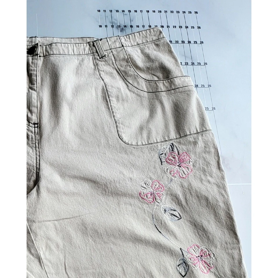 Denim & Co Pants Womens Size 2X  Beige Elastic Waist Stretch Light Floral Canvas - Image 4 of 4