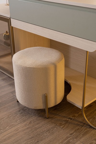 Hocker Im Modernen Stil Ein Elegantes Detail FüR Ihr Zuhause-image