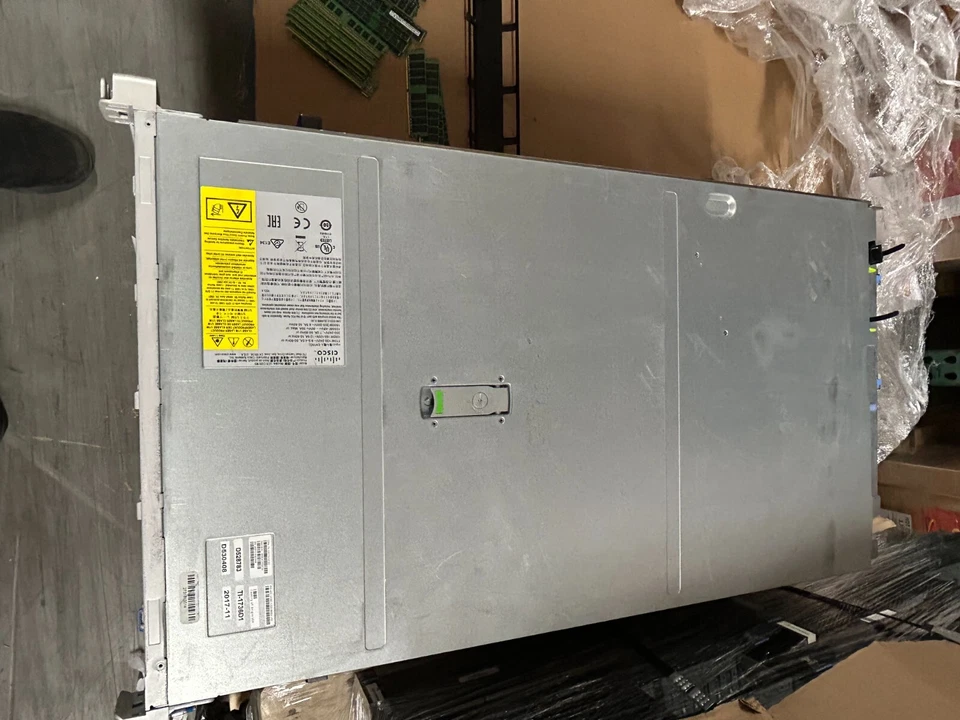 CISCO UCSC-C220-M5SX with 2 x Xeon bronze intel 3106 128GB RAM 2 DRIVE 120GB SS - Image 3 of 4