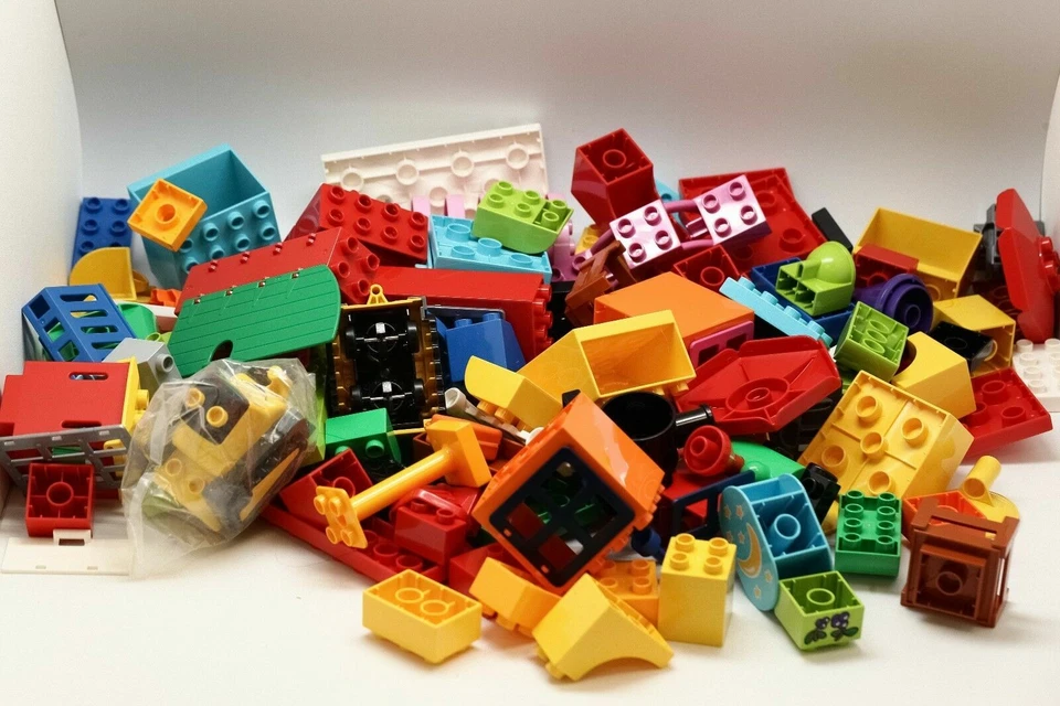 LEGO DUPLO Box of Lego Bricks Mixed Varied Parts Pieces No Minifigures - Image 2 of 2