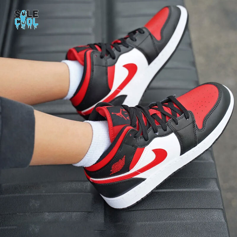 Nike Air Jordan 1 AJ1 Mid GS Bred Toe Black Red White Shoes Nike Air Jordan 1 AJ1 Mid GS Bred Toe Black Red White Shoes