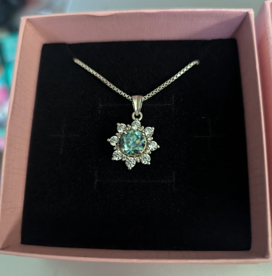 Collar de plata de ley con topacio y moissanita Foto 2 de 4