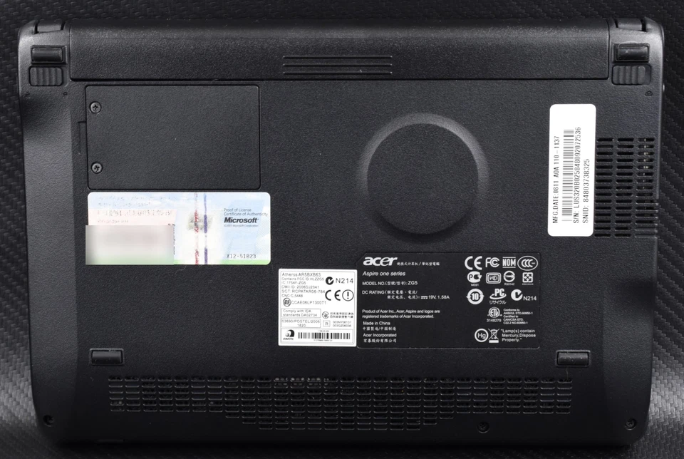 Acer Aspire One ZG5 Mini Netbook 2011 Locked As-Is w/ Charger & Case Powers On - Image 3 of 4