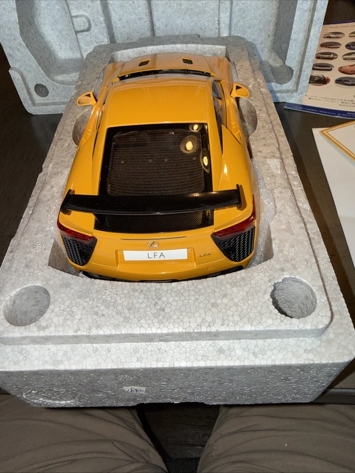 Autoart Lexus LFA 1:18 ORANGE Nurburgring Limited Edition RAREST - Image 4 of 4