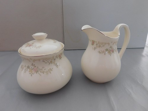 Royal Doulton Romance Collection Diana Lidded Sugar Bowl & Milk Jug 1981