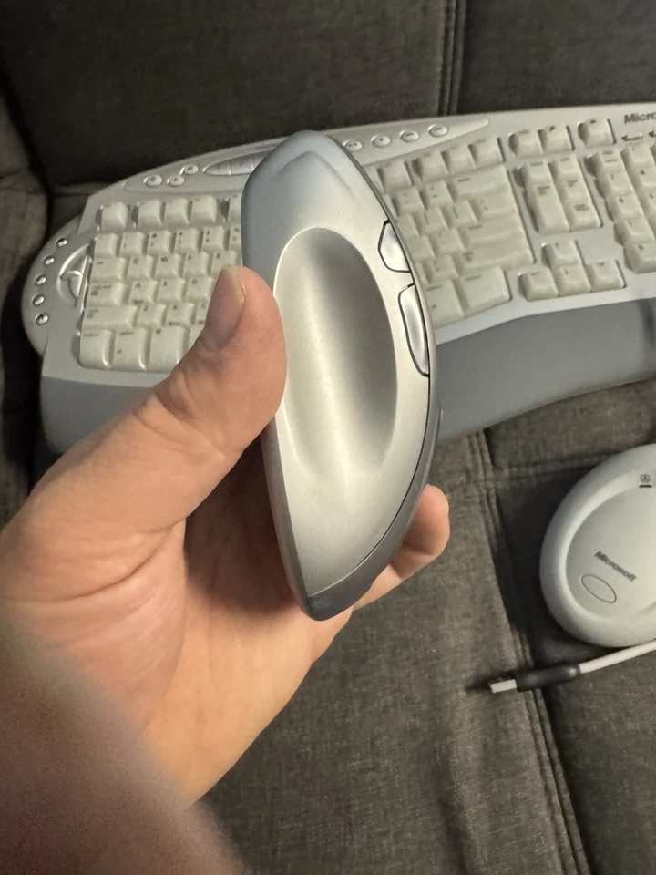 Microsoft Wireless Laser Desktop Ergonomic Curve Keyboard & Mouse 6000, Mac - Image 4 of 4