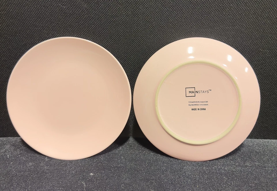 Mainstays Plastic Dinner Plates Set of 2 8” Plates In Excellent Condition - Image 3 of 4